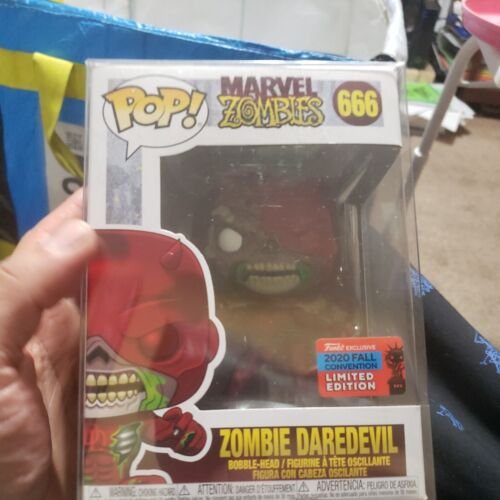 Funko Pop! Marvel Zombies Daredevil Nycc 2020 Avec Autocollant / Protection Funko Pop! Marvel Zombies Daredevil Nycc 2020 Avec Autocollant / Protection