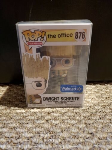 FUNKO POP! THE OFFICE DWIGHT SCHRUTE WALMART EXCLUSIVE #876 + PROTECTOR IN HAND